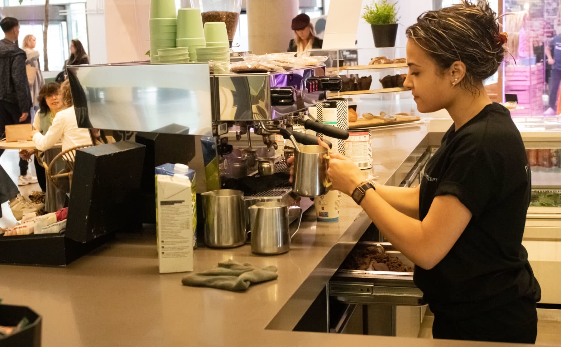 Nieuwtje: bring your own cup-beleid scheelt HvA al half miljoen wegwerpbekers