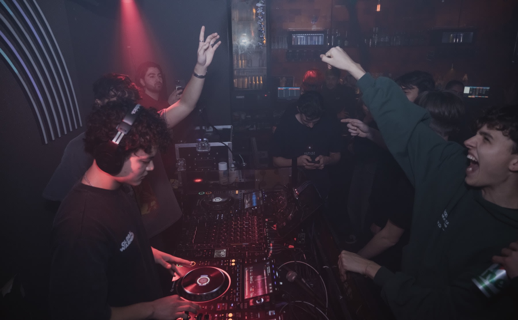 zonder-geldstress-de-dansvloer-op-een-avond-in-club-maia-image Zonder geldstress de dansvloer op: een avond in club Maïa