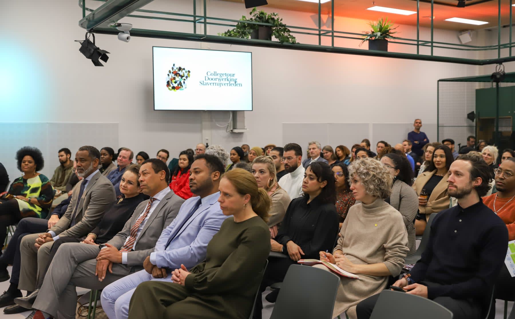 excuses-zijn-pas-het-begin-studenten-spreken-met-ministers-over-slavernijverleden-image Excuses zijn ‘pas het begin’: studenten spreken met ministers over slavernijverleden