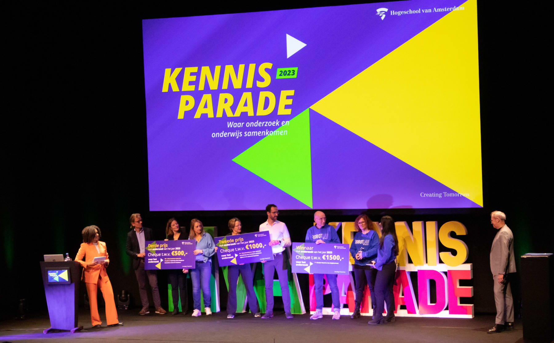 onderzoek-naar-afvalhout-uitgeroepen-tot-hva-onderzoek-van-het-jaar-image Onderzoek naar afvalhout uitgeroepen tot HvA Onderzoek van het Jaar