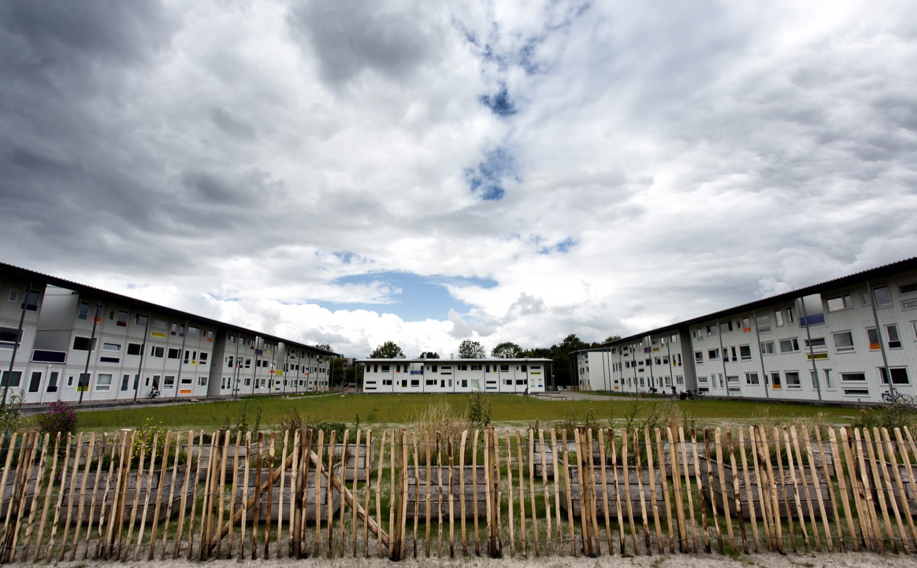 grote-brand-bij-studentenwoningen-riekerhaven-een-persoon-aangehouden-image Grote brand bij studentenwoningen Riekerhaven, een persoon aangehouden