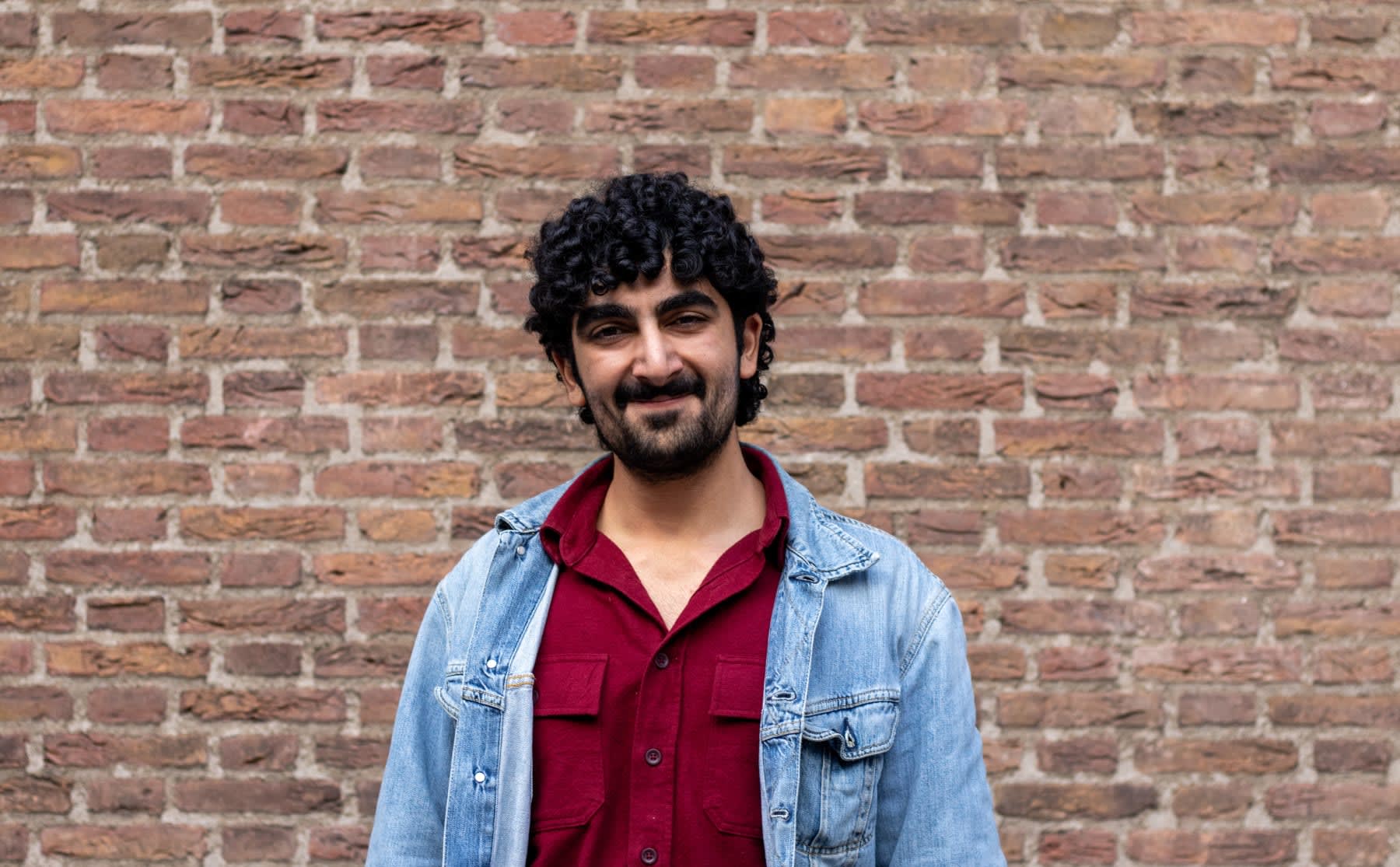 danas-ouders-komen-uit-iran-ze-kijken-hoopvol-naar-wat-daar-nu-gebeurt-image Dana’s ouders komen uit Iran: ‘Ze kijken hoopvol naar wat daar nu gebeurt’