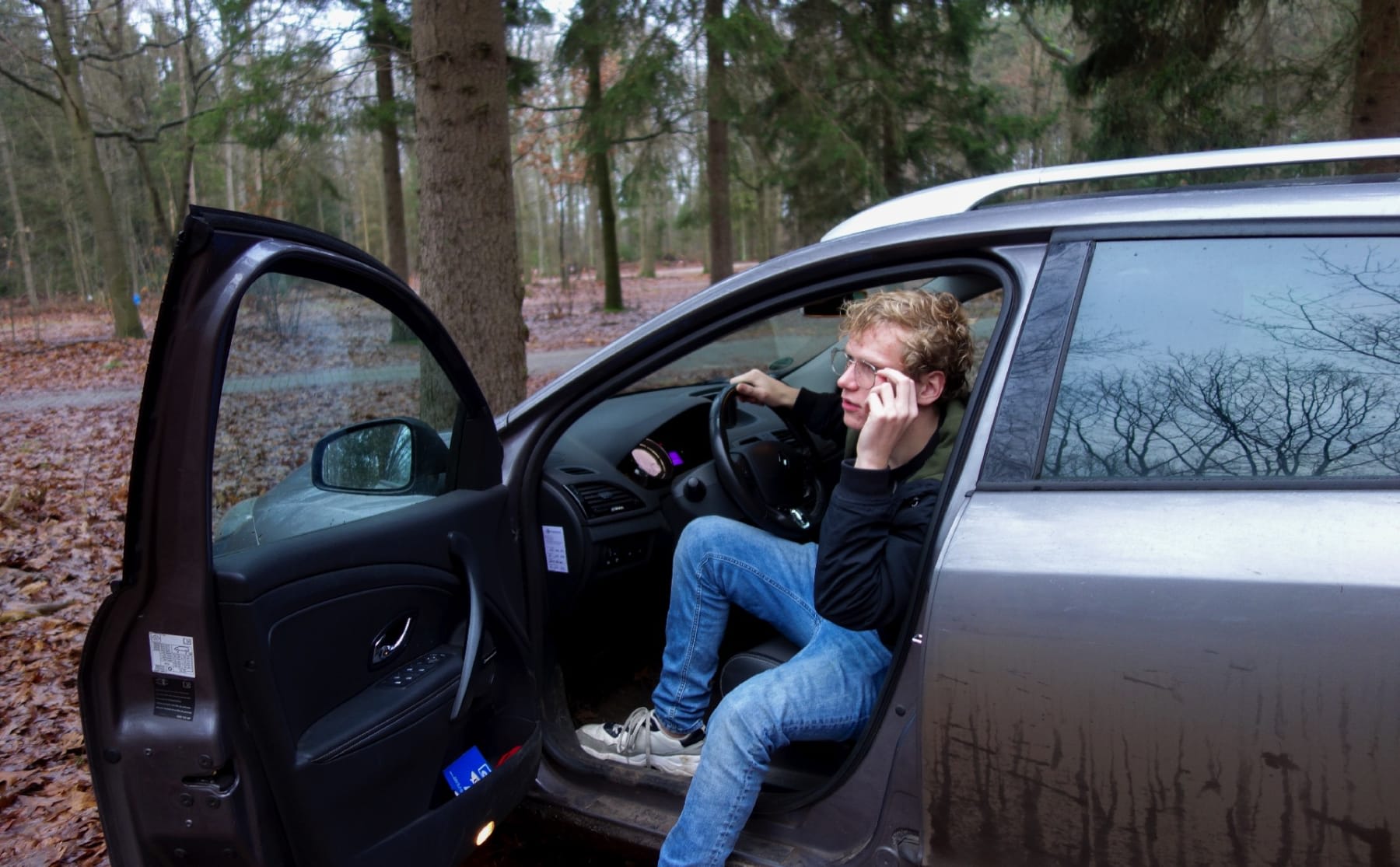 de-doorgeefcamera-arjan-is-kind-van-de-boerderij-student-van-de-randstad-image De doorgeefcamera: Arjan is kind van de boerderij, student van de Randstad