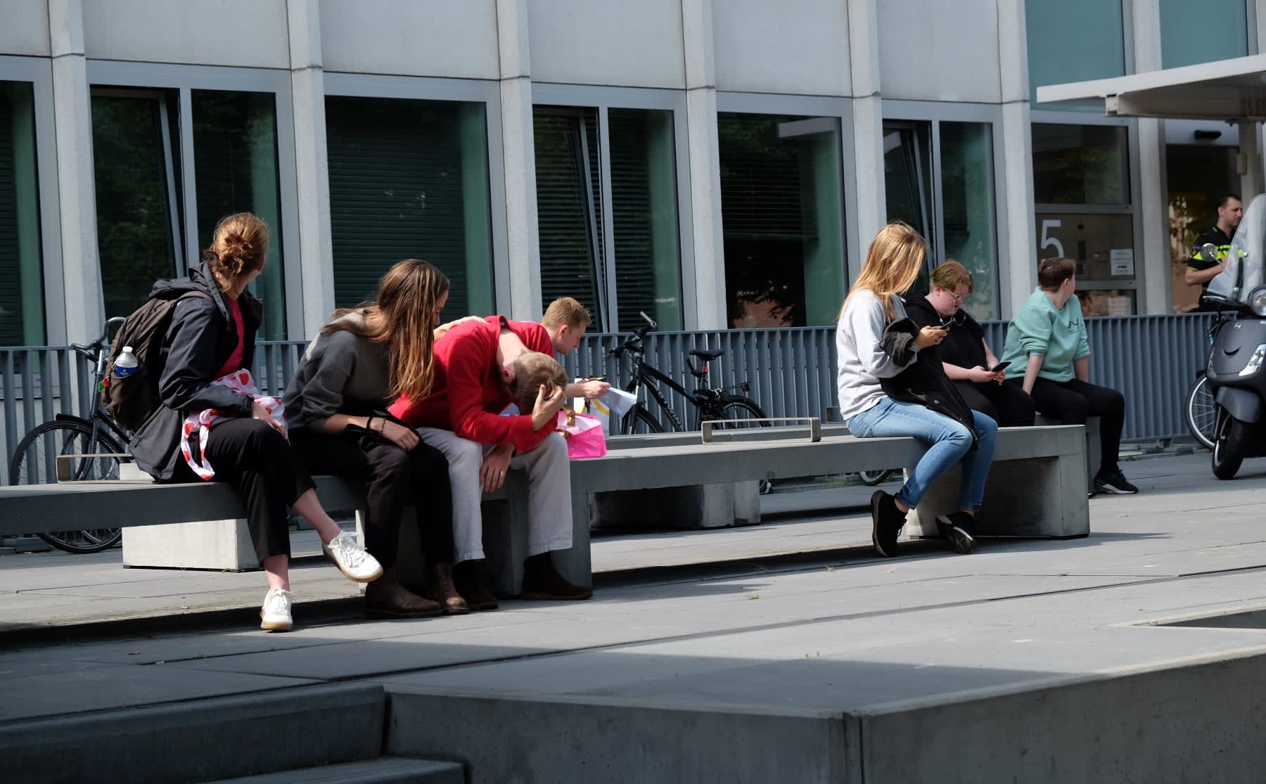 Brand in studentenflat om regenboogvlaggen: &lsquo;Ik wil hier weg, dit is de druppel&rsquo;