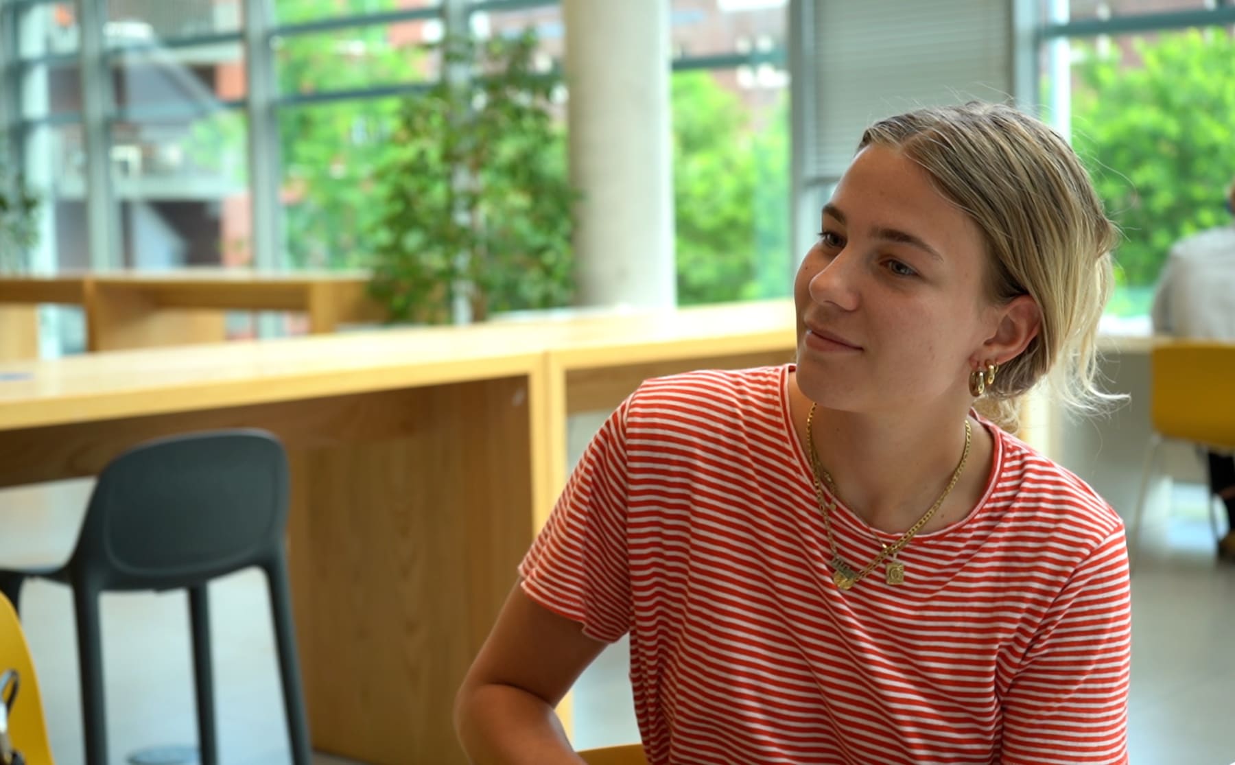 zonder-mondkapje-de-hva-in-ik-heb-hem-voor-de-zekerheid-toch-bij-me-image Zonder mondkapje de HvA in: ‘Ik heb hem voor de zekerheid toch bij me’