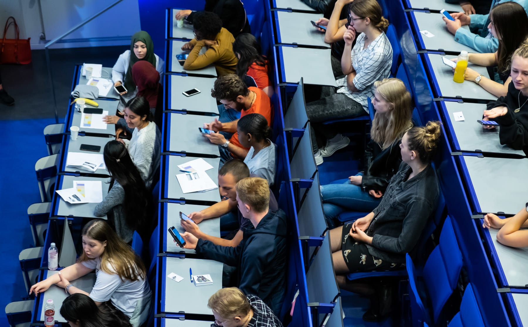 Student schrijft &ndash; Gaan we na de zomer wel weer naar college?