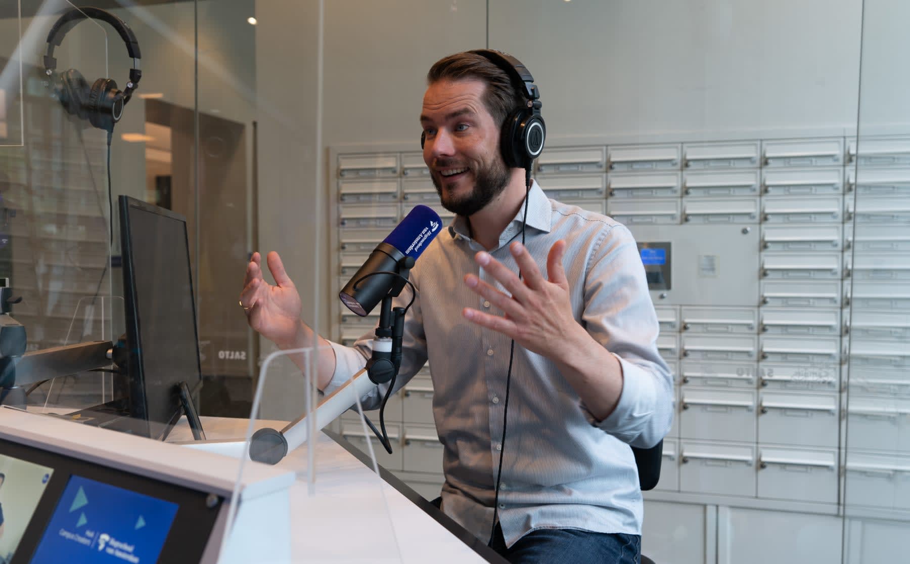 deze-docenten-maken-een-podcast-meneer-die-intro-is-veel-te-lang-image Deze docenten maken een podcast: ‘Meneer, die intro is veel te lang’