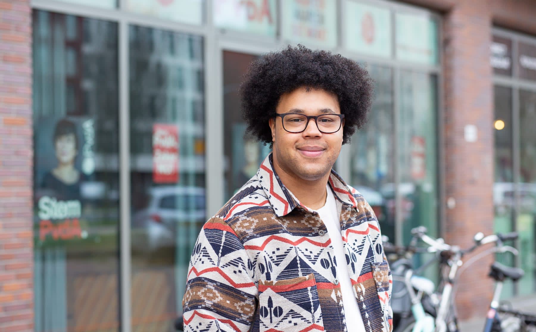 de-stem-van-elijah-de-pvda-richt-zich-niet-alleen-op-het-individu-maar-is-solidair-image De stem van Elijah: ‘De PvdA richt zich niet alleen op het individu, maar is solidair’