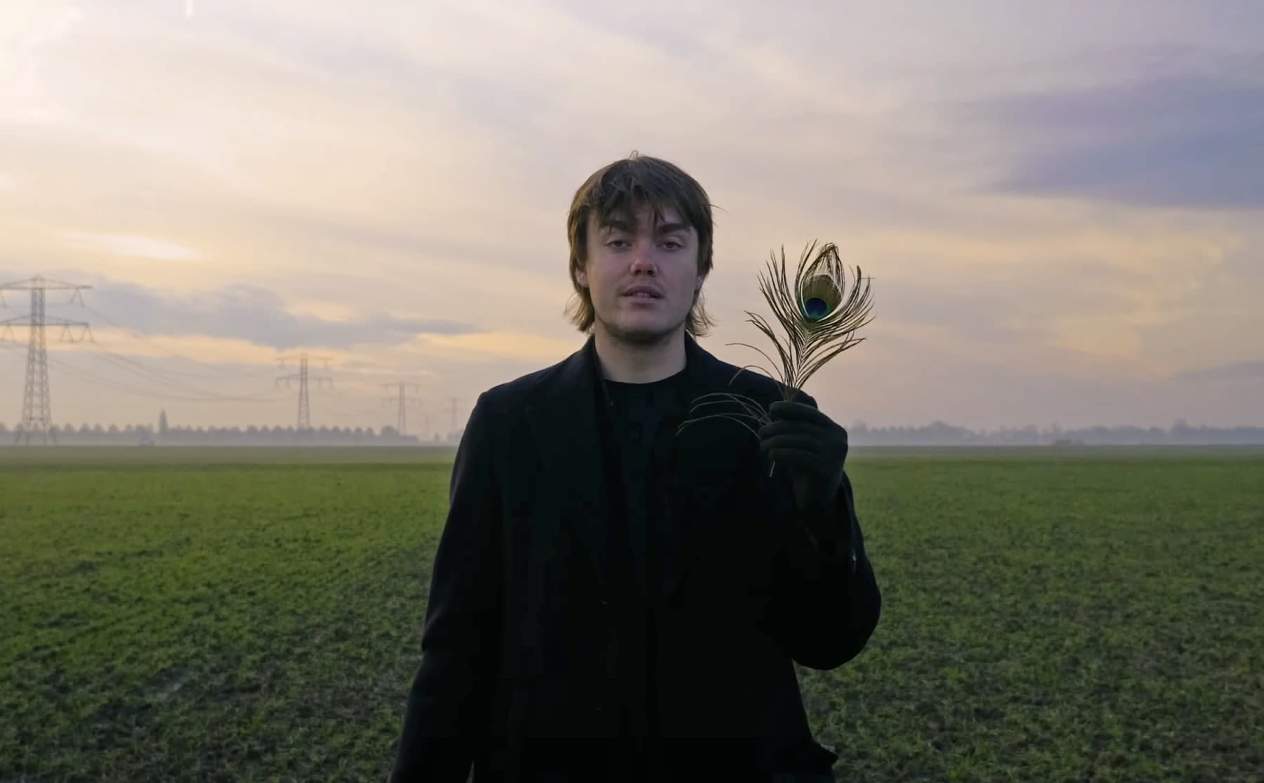 medewerkers-opgelet-hier-is-een-allerlaatste-veer-voor-in-je-reet-image Medewerkers opgelet: hier is een ‘allerlaatste veer voor in je reet’