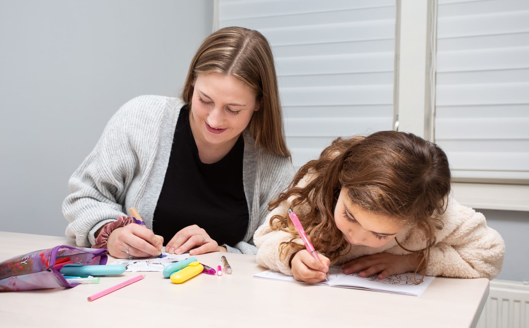 Alle ballen in de lucht: deze studenten zorgen ook voor hun kindje