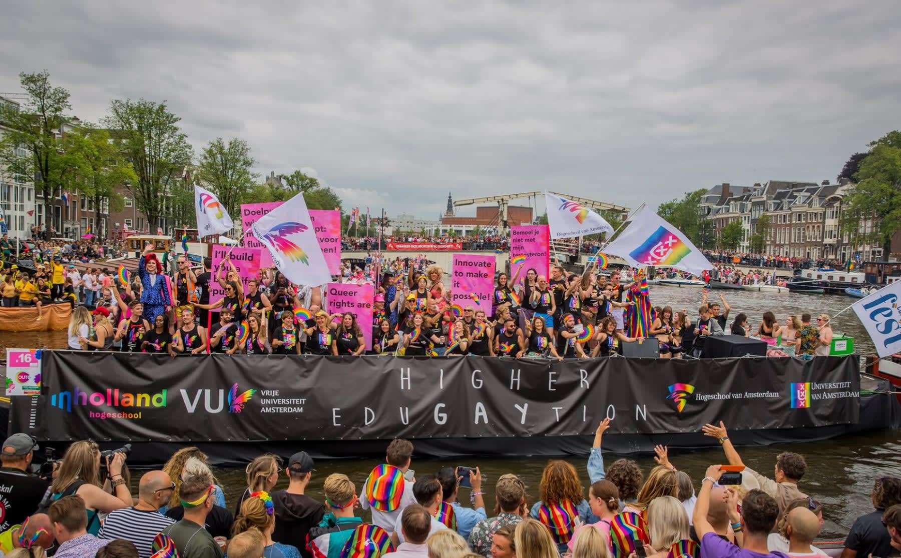 uit-de-kast-in-amsterdam-hier-zijn-mensen-meer-open-minded-dan-in-delft-image Uit de kast in Amsterdam: ‘Hier zijn mensen meer open-minded dan in Delft’