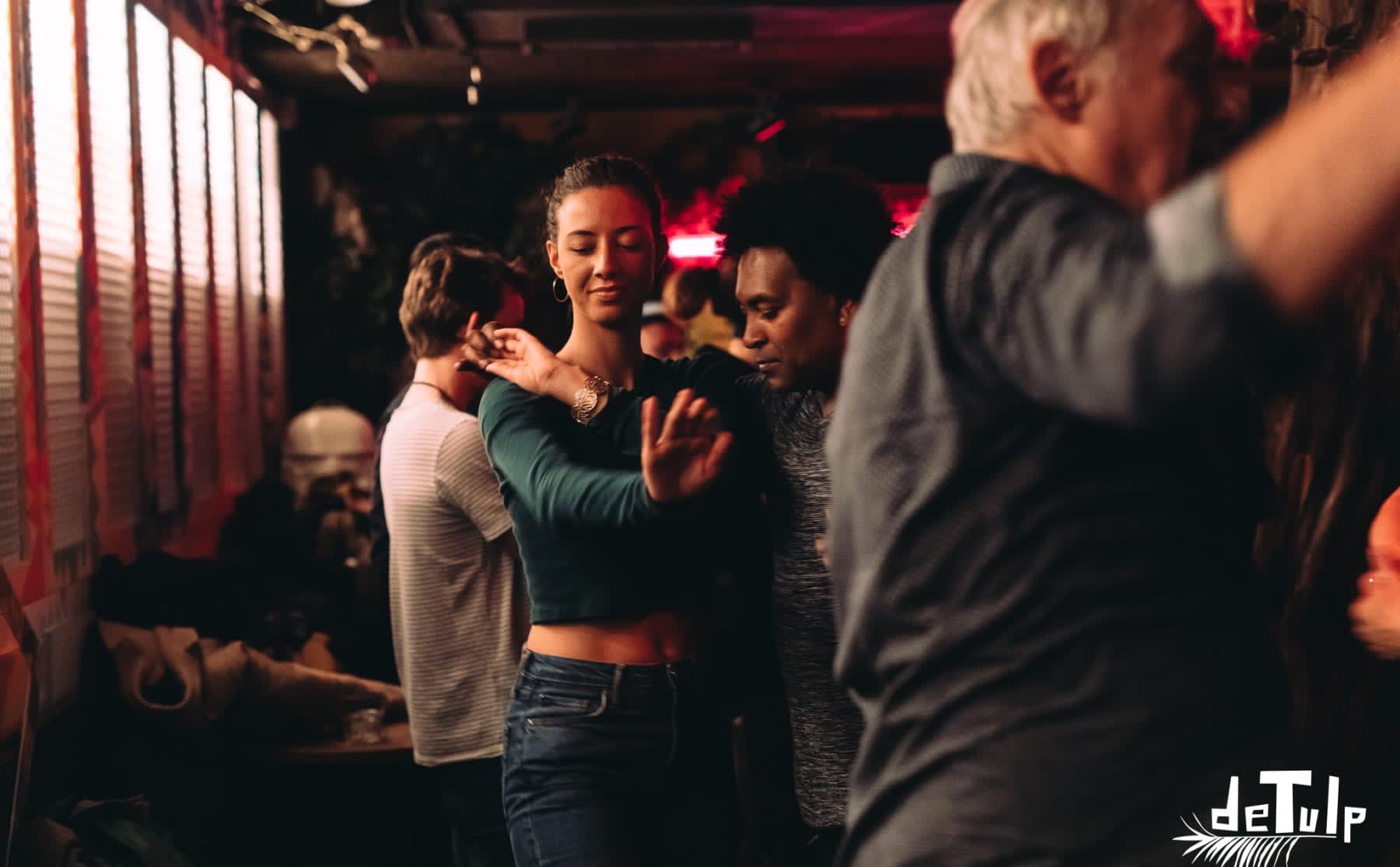 Passie: Dana&euml; danst minstens vier keer per week Cubaanse salsa