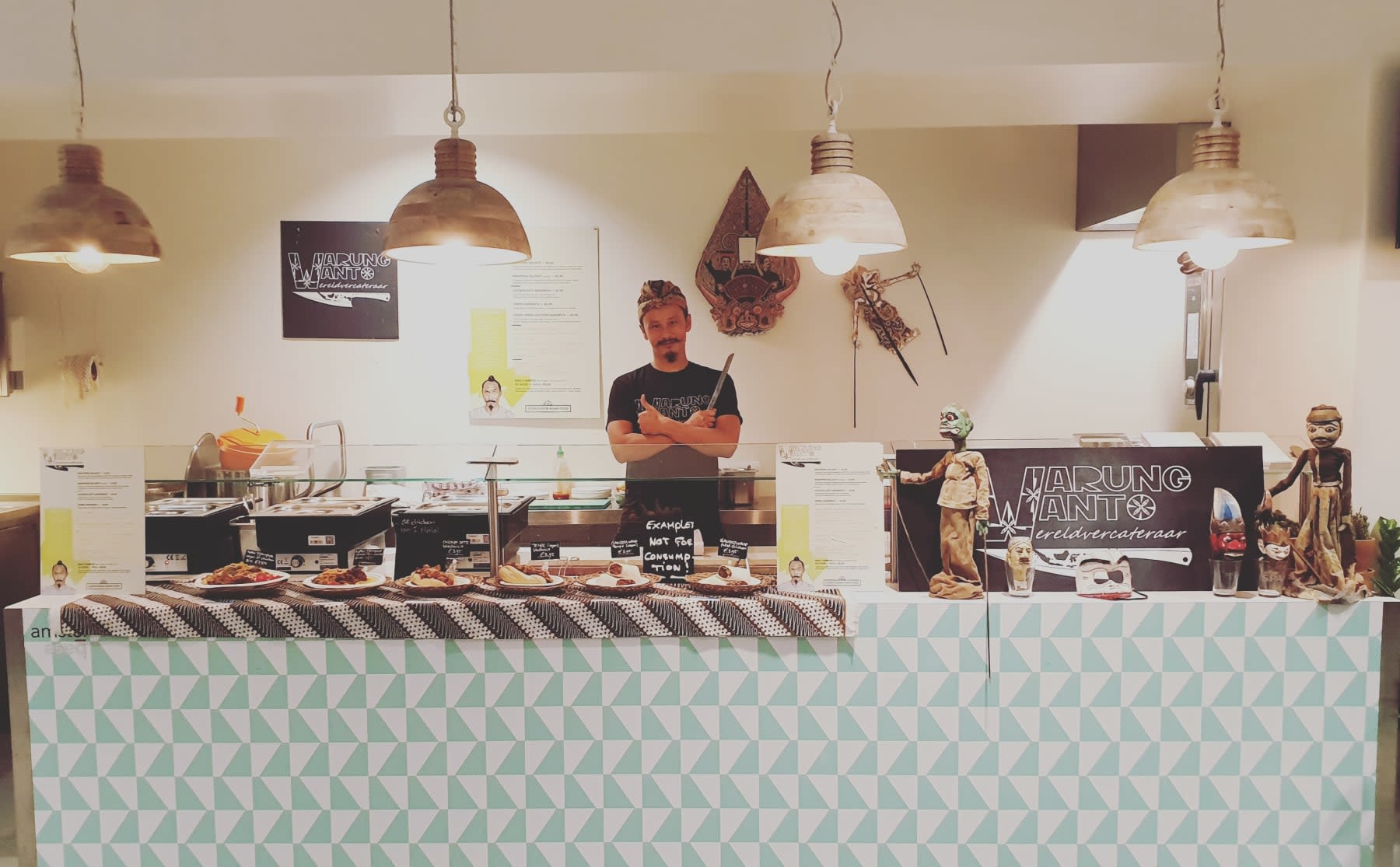 Wat is er gebeurd met het eten uit de kantines? ‘Ik heb nog snel een curry gemaakt’