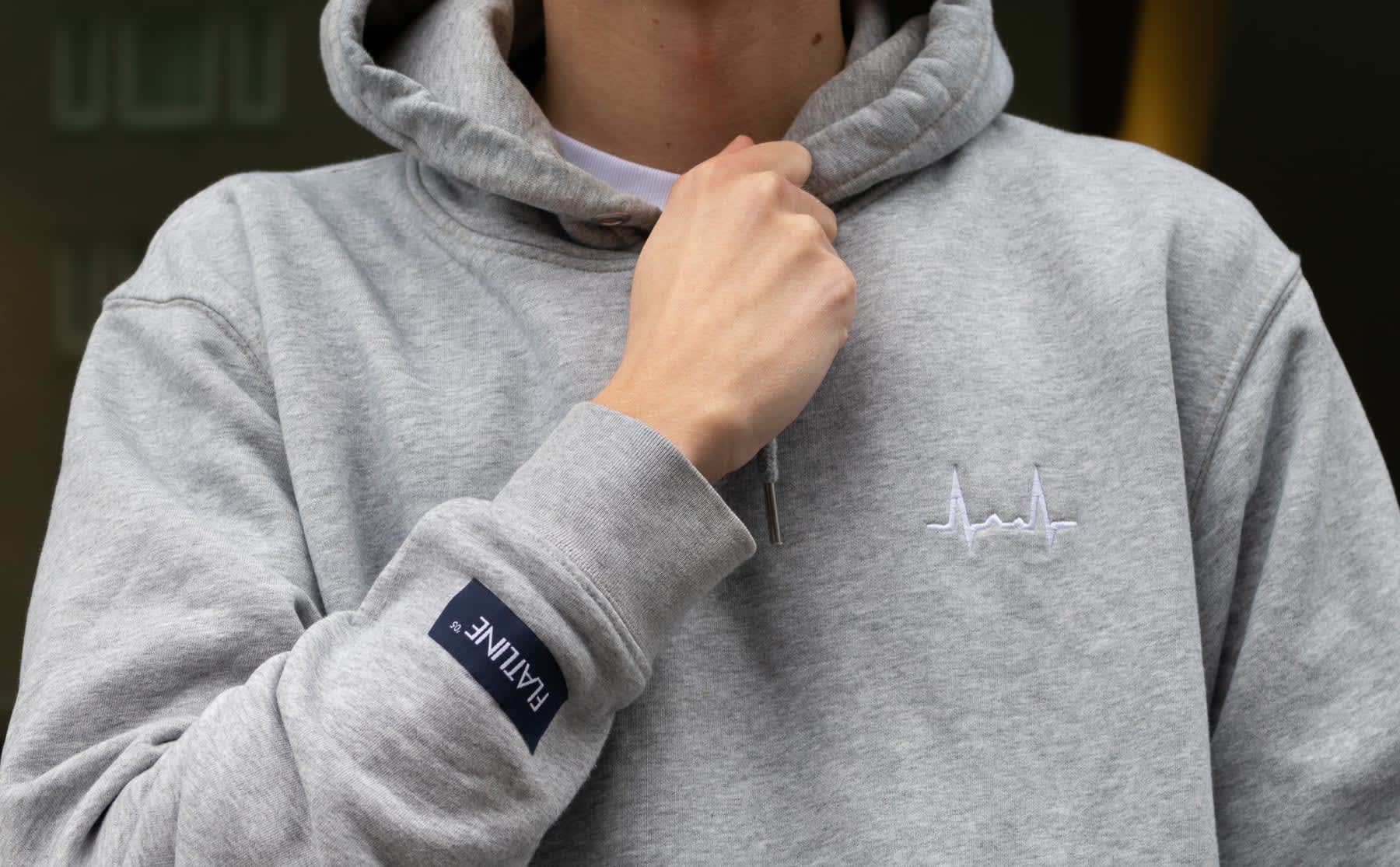 Een hoodie met hartslag: Maarten zamelt geld in voor de ziekte van zijn broertje