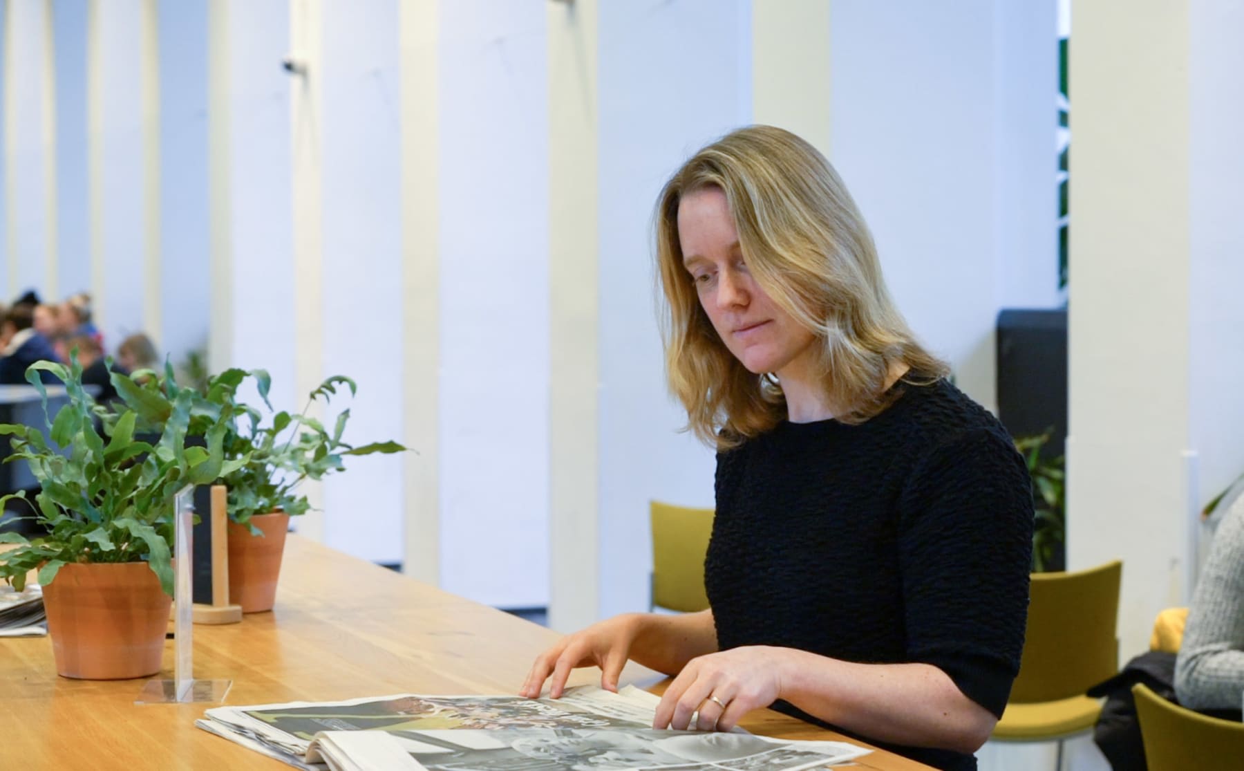 hvaers-van-het-jaar-louise-brengt-ongemak-rondom-topvrouwen-aan-het-licht-image HvA’ers van het Jaar: Louise brengt ongemak rondom topvrouwen aan het licht