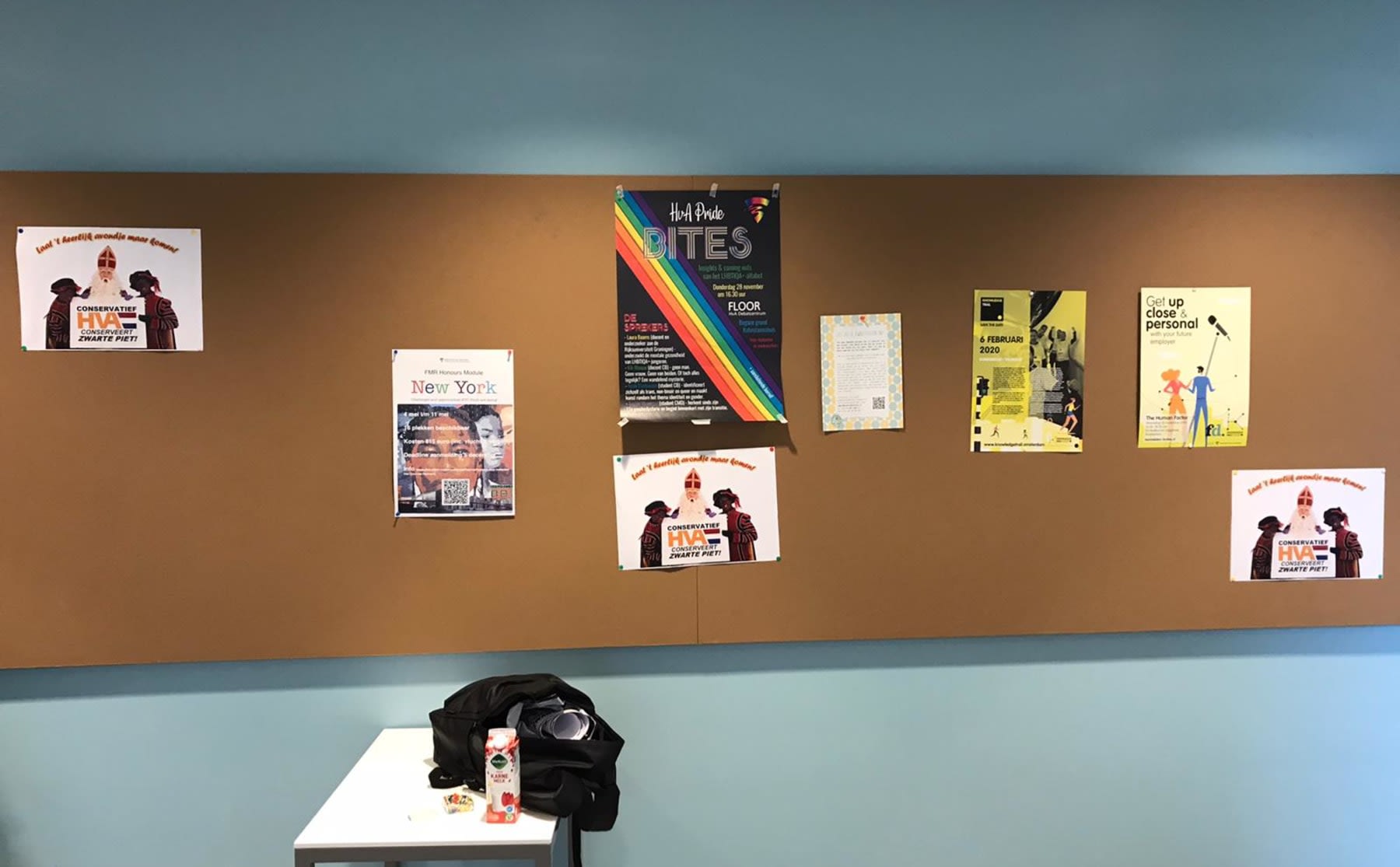 kritiek-op-posters-die-zwarte-piet-op-hva-promoten-image Kritiek op posters die Zwarte Piet op HvA promoten