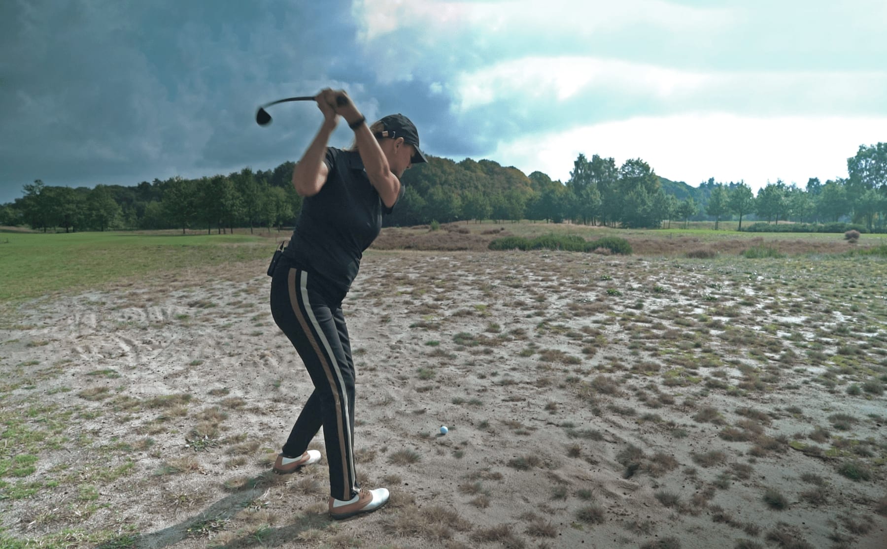 passie-nanna-strijdt-tegen-zichzelf-en-de-elementen-op-de-golfbaan-image Passie: Nanna strijdt tegen zichzelf en de elementen op de golfbaan