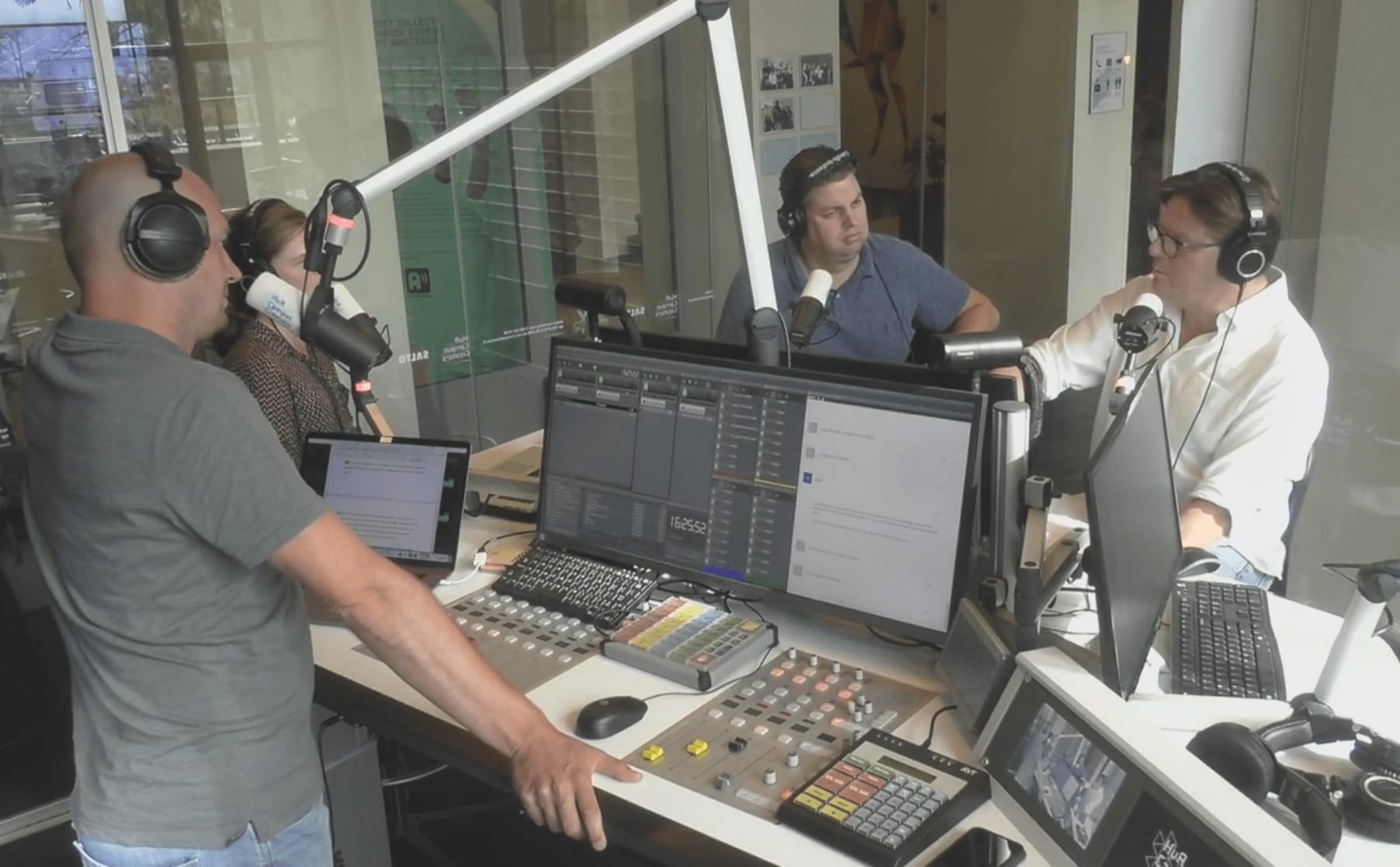 even-doorpraten-hoe-betrokken-zijn-hvaers-eigenlijk-image Even doorpraten: hoe betrokken zijn HvA’ers eigenlijk