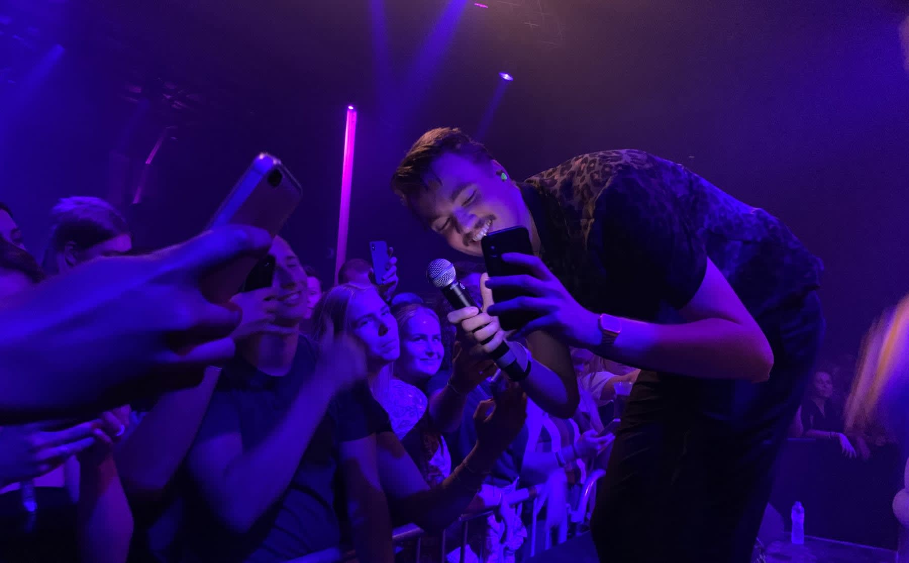 kamperen-kippen-en-feesten-met-bram-krikke-dit-was-de-introweek-image Kamperen, kippen en feesten met Bram Krikke: dit was de introweek