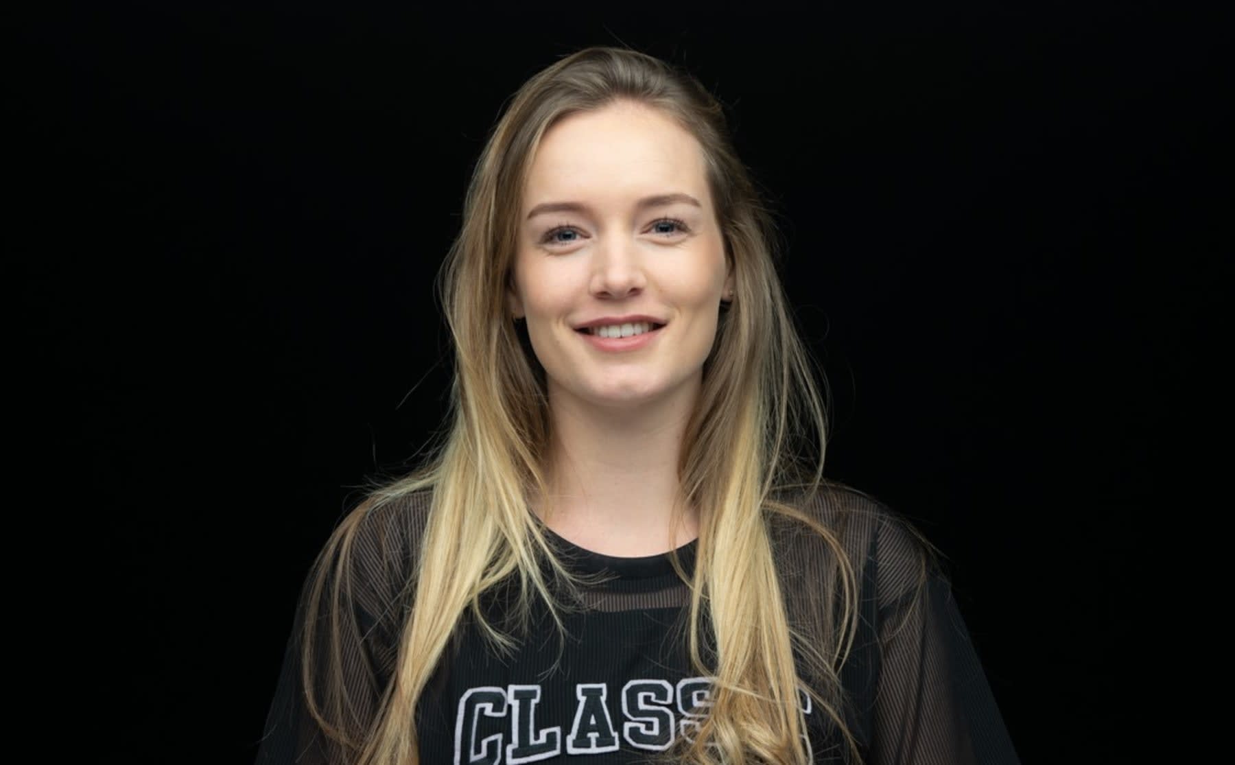 Aan het werk: Romy laat muzikanten en merken samenwerken