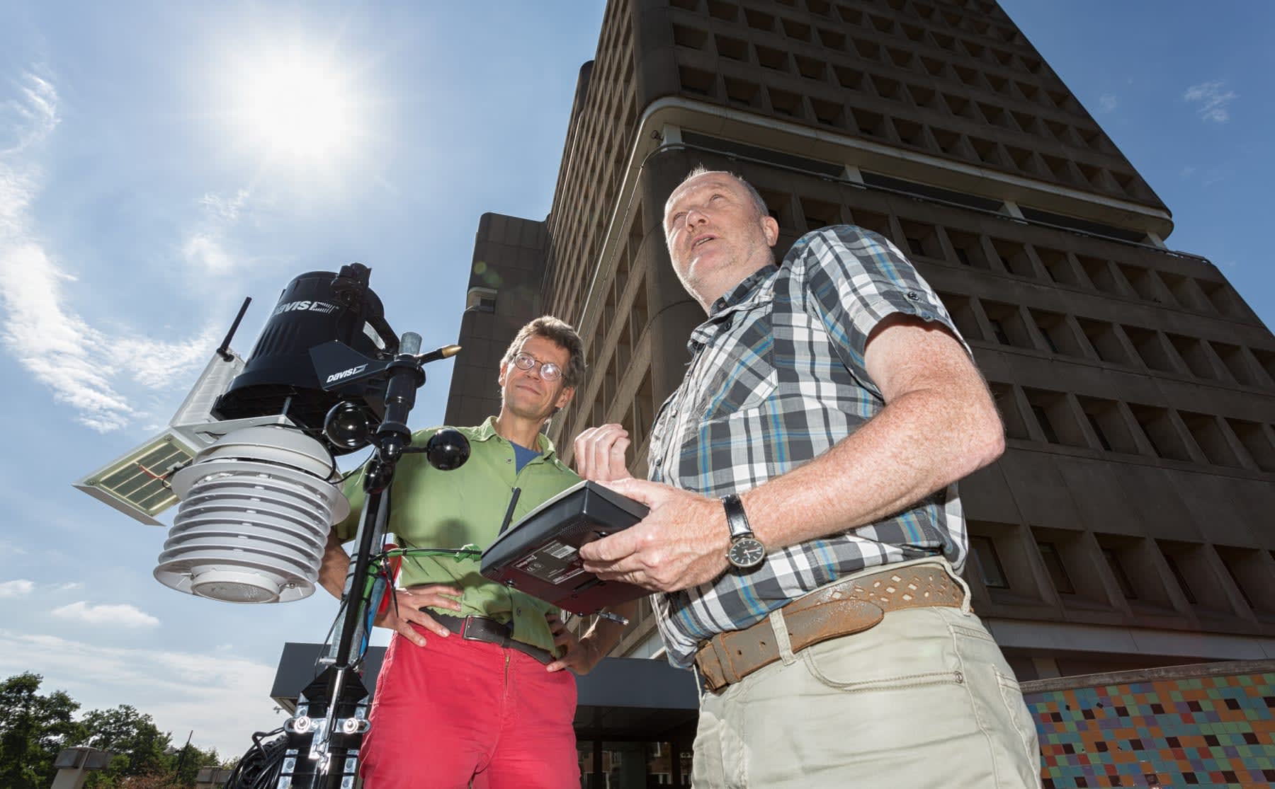 Warm h&egrave;? Zo meten Jeroen en Cor de hitte bij Leeuwenburg