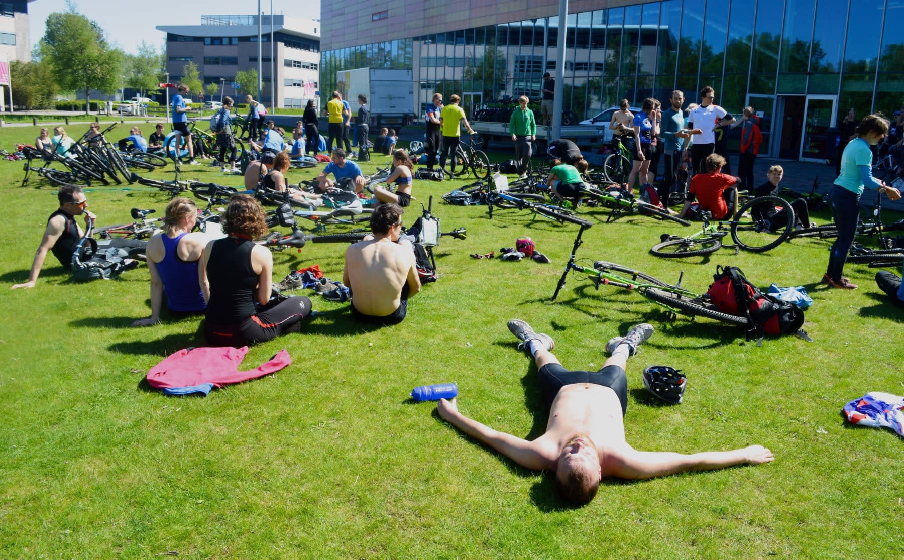 Hoe overleef je een survivaltocht? &lsquo;Vooral keihard snacken&rsquo;
