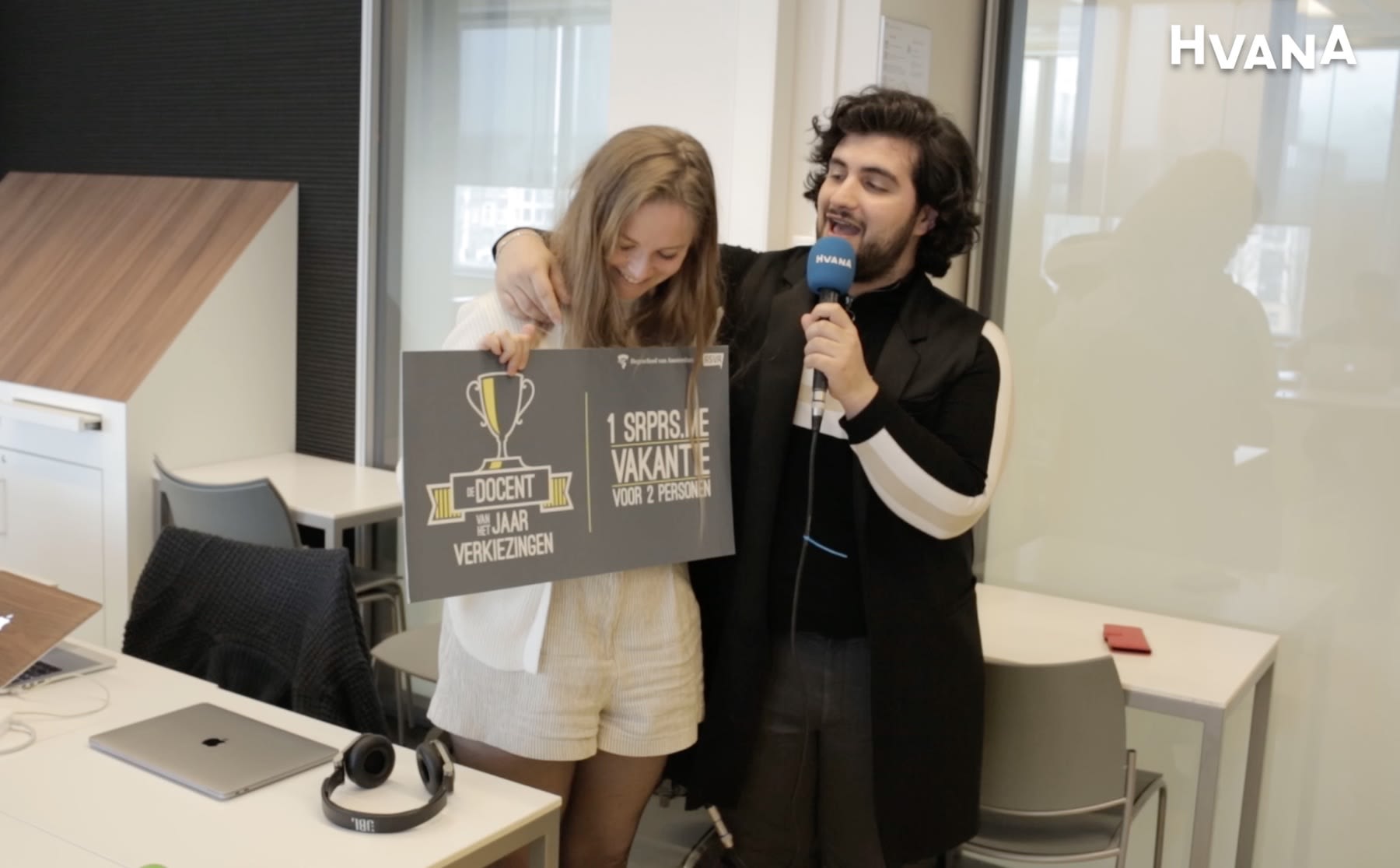 frederique-stemde-op-haar-docent-en-won-een-vakantie-image Frederique stemde op haar docent en won een vakantie