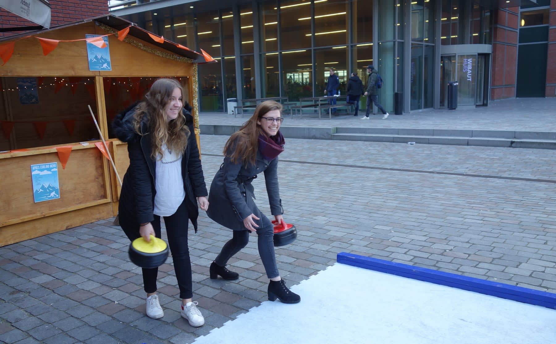 curling-saai-een-keer-iets-anders-dan-skien-image Curling saai? ‘Een keer iets anders dan skiën’