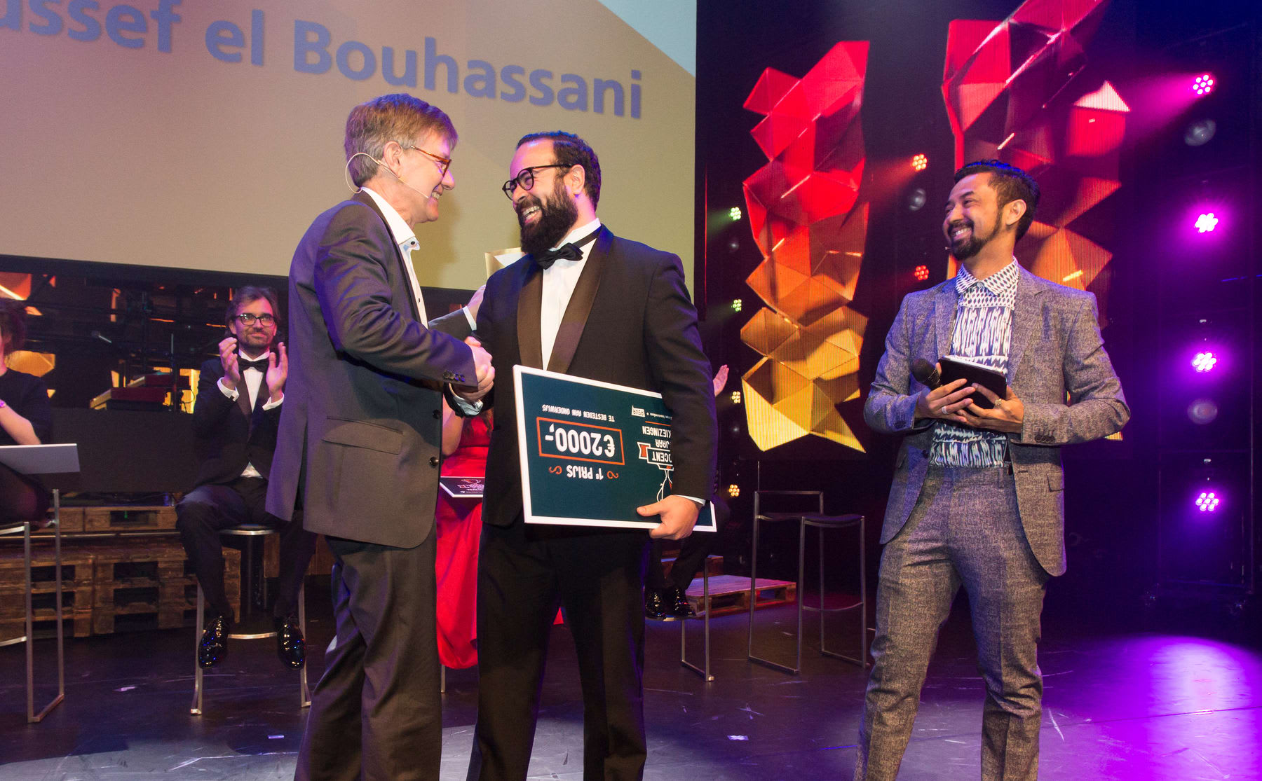 youssef-el-bouhassani-wordt-misschien-landelijk-docent-van-het-jaar-image Youssef El Bouhassani wordt misschien landelijk docent van het jaar