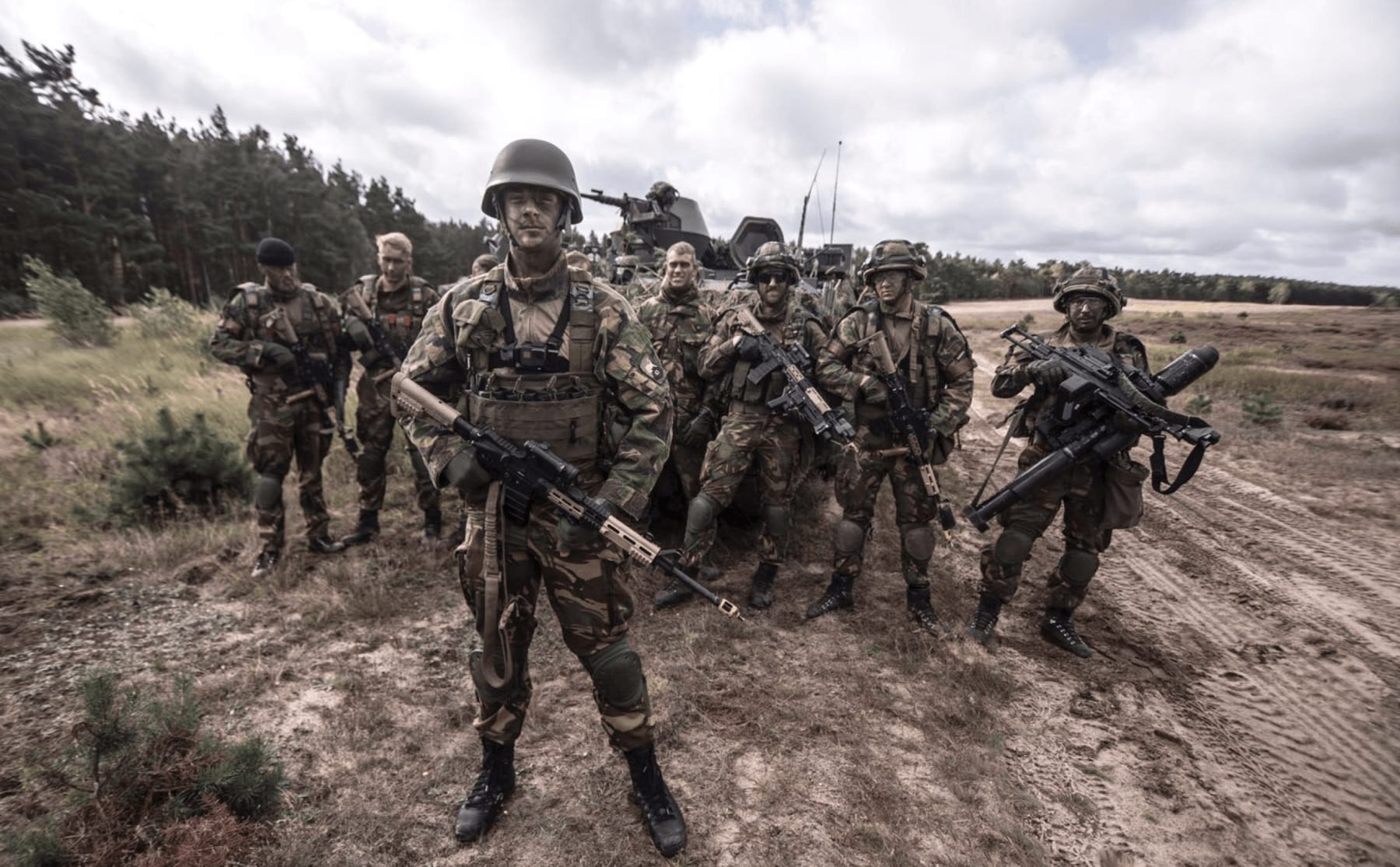 glenn-sprong-voor-zijn-stage-uit-een-vliegtuig-image Glenn sprong voor zijn stage uit een vliegtuig