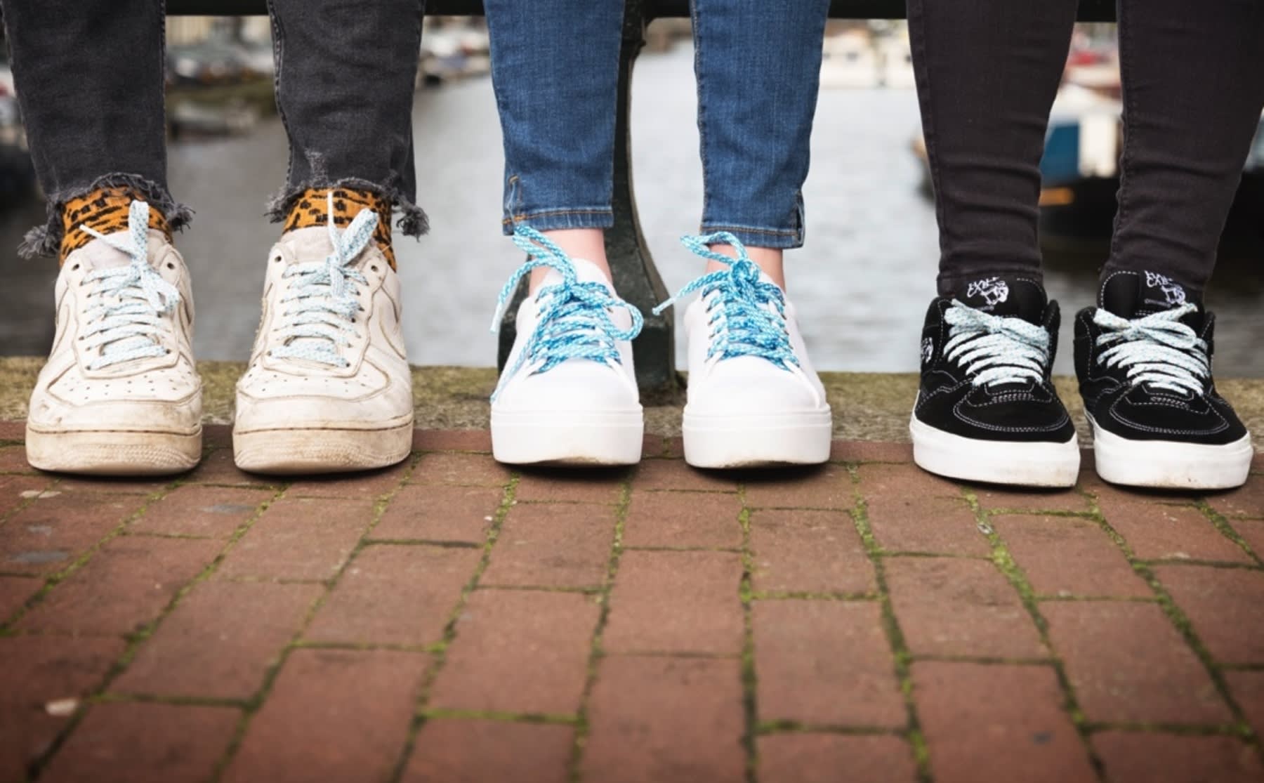 Startup schoenveterbedrijf Strick strikt crowdfunders met plastic veters