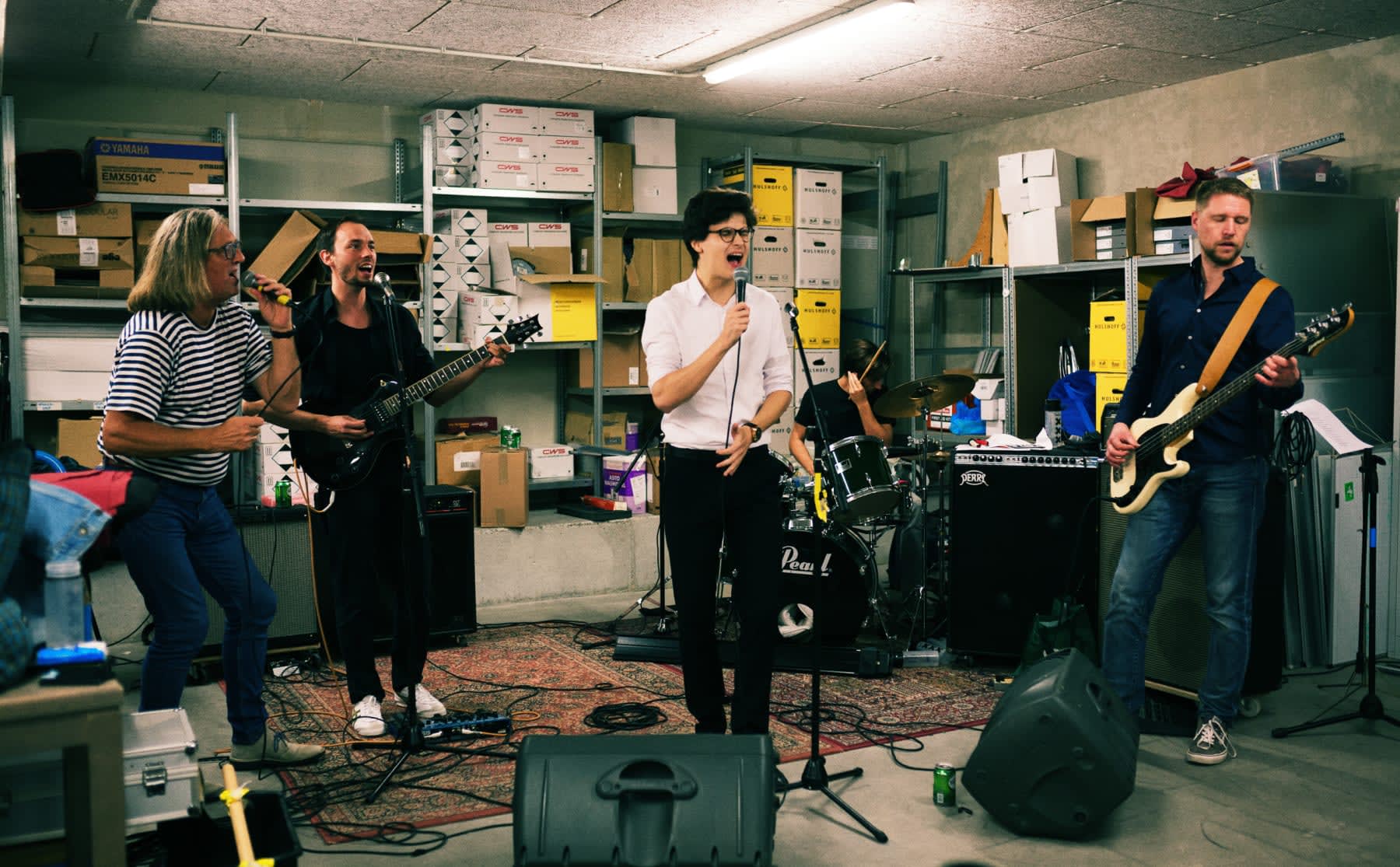 Deze band met oud-studenten repeteert in de kelder van het Wibauthuis
