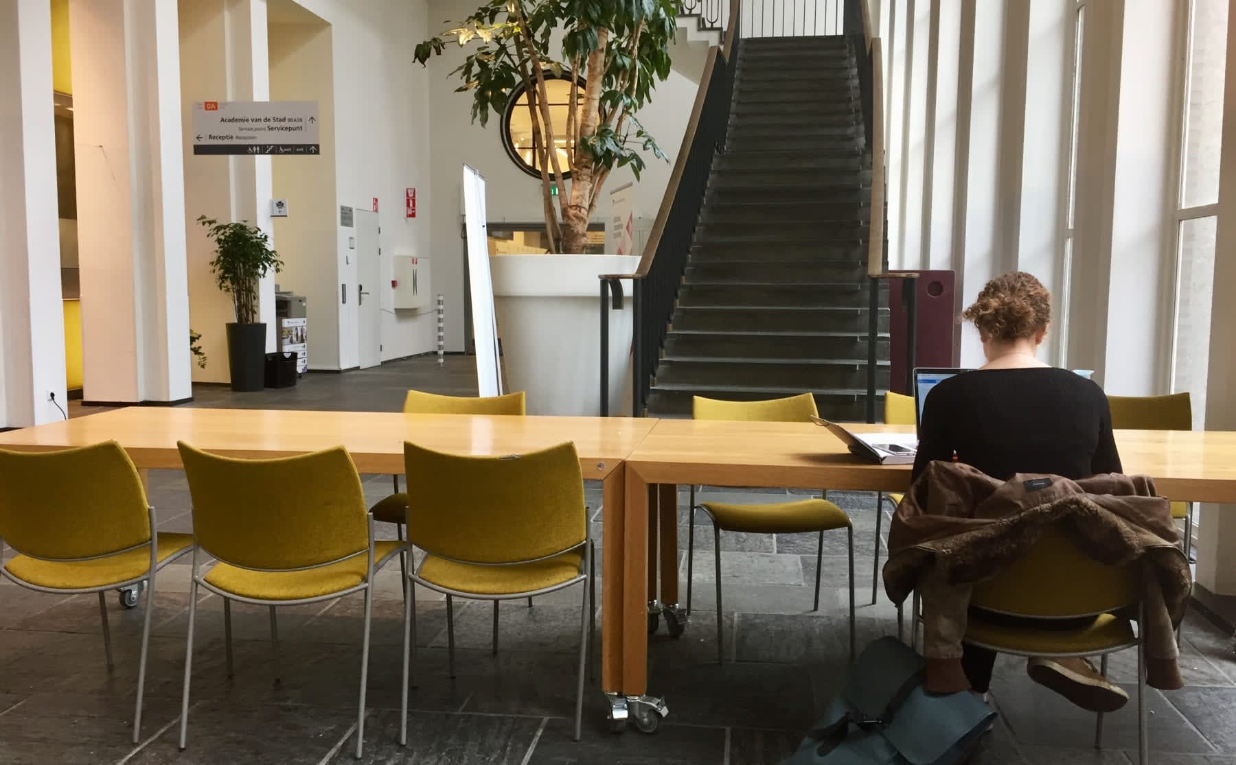 Genoeg mensen om je heen, toch alleen: studenten missen hechte vriendschap