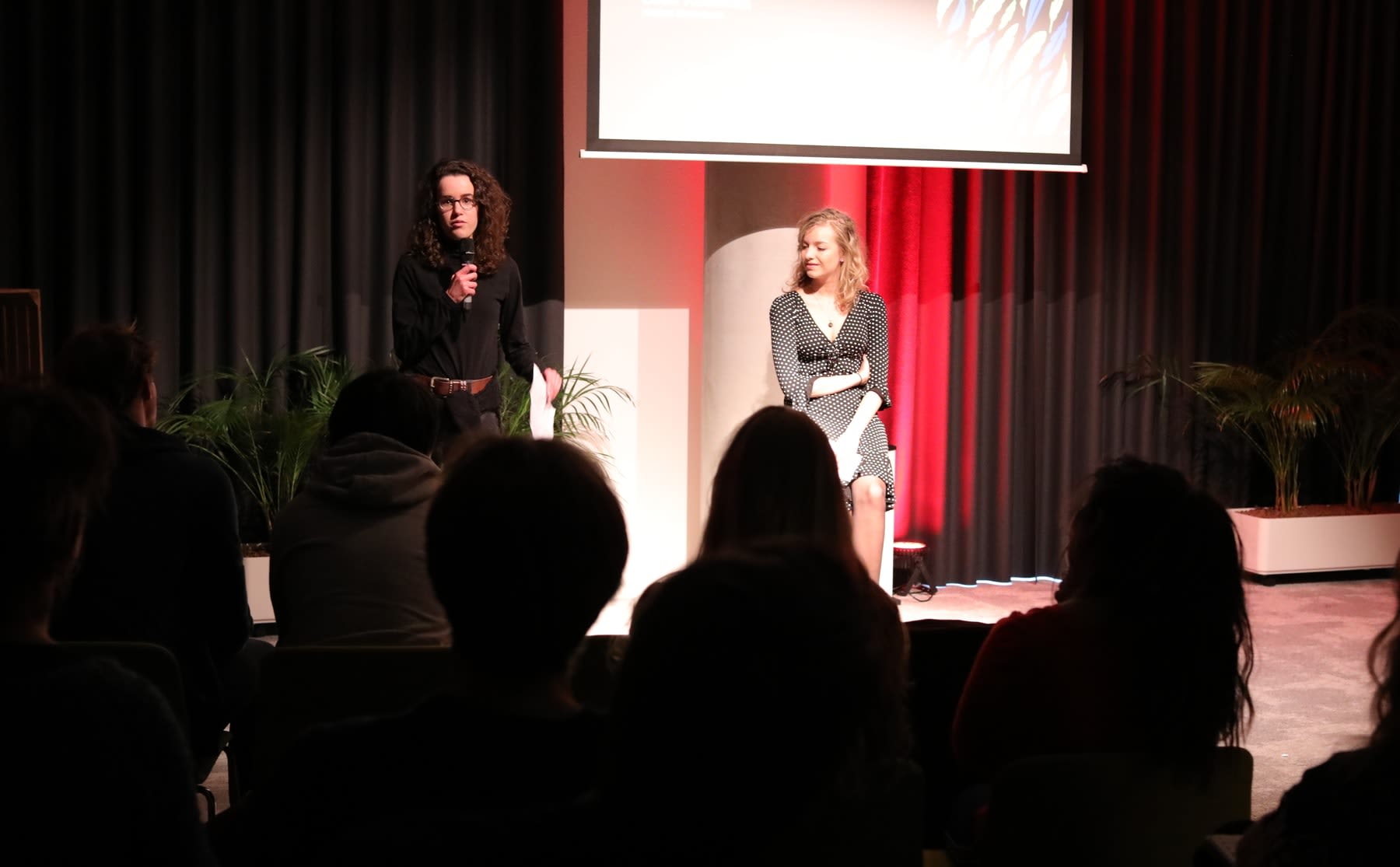 Annette Akkerman wint po&euml;ziewedstrijd Floor