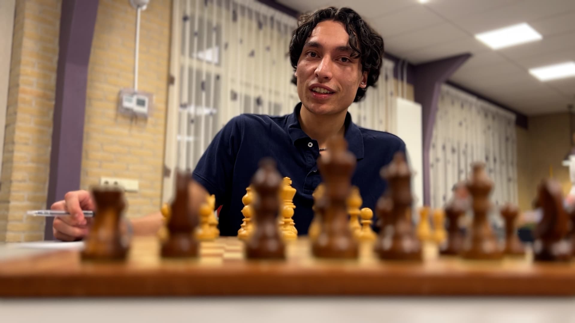 SJAARS! #4 – Kennismaken met eerstejaars Isaï: ‘Ik hou van schaken’