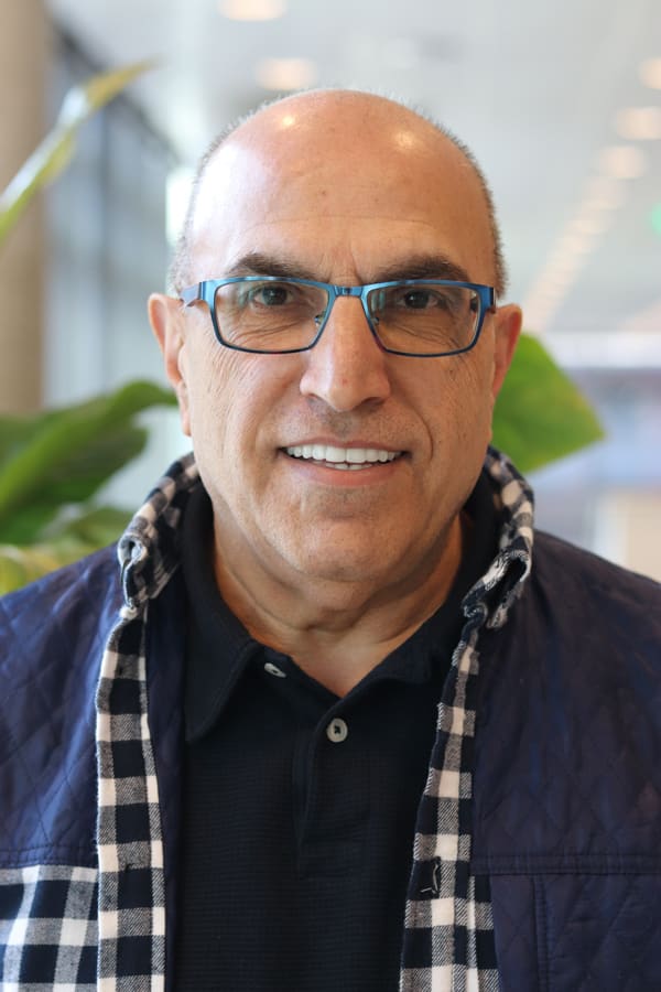 Reza-Esmaili2 Reza Esmaili