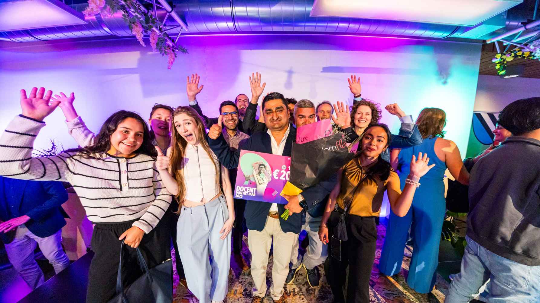 Zeeshan Shahzad Nieuwtje: Zeeshan Shahzad uitgeroepen tot HvA-Docent van het Jaar 2025