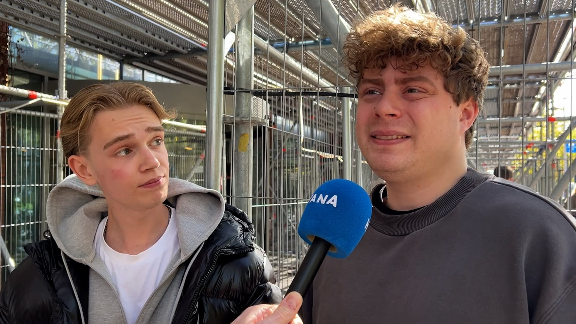 THUMB YOUTUBE Ook studenten hebben weinig vertrouwen in politiek: ‘Het is alleen maar show’