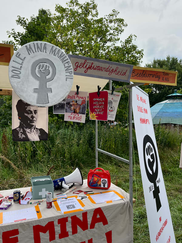 Dolle-Mina-mannenpil Dolle Mina is terug