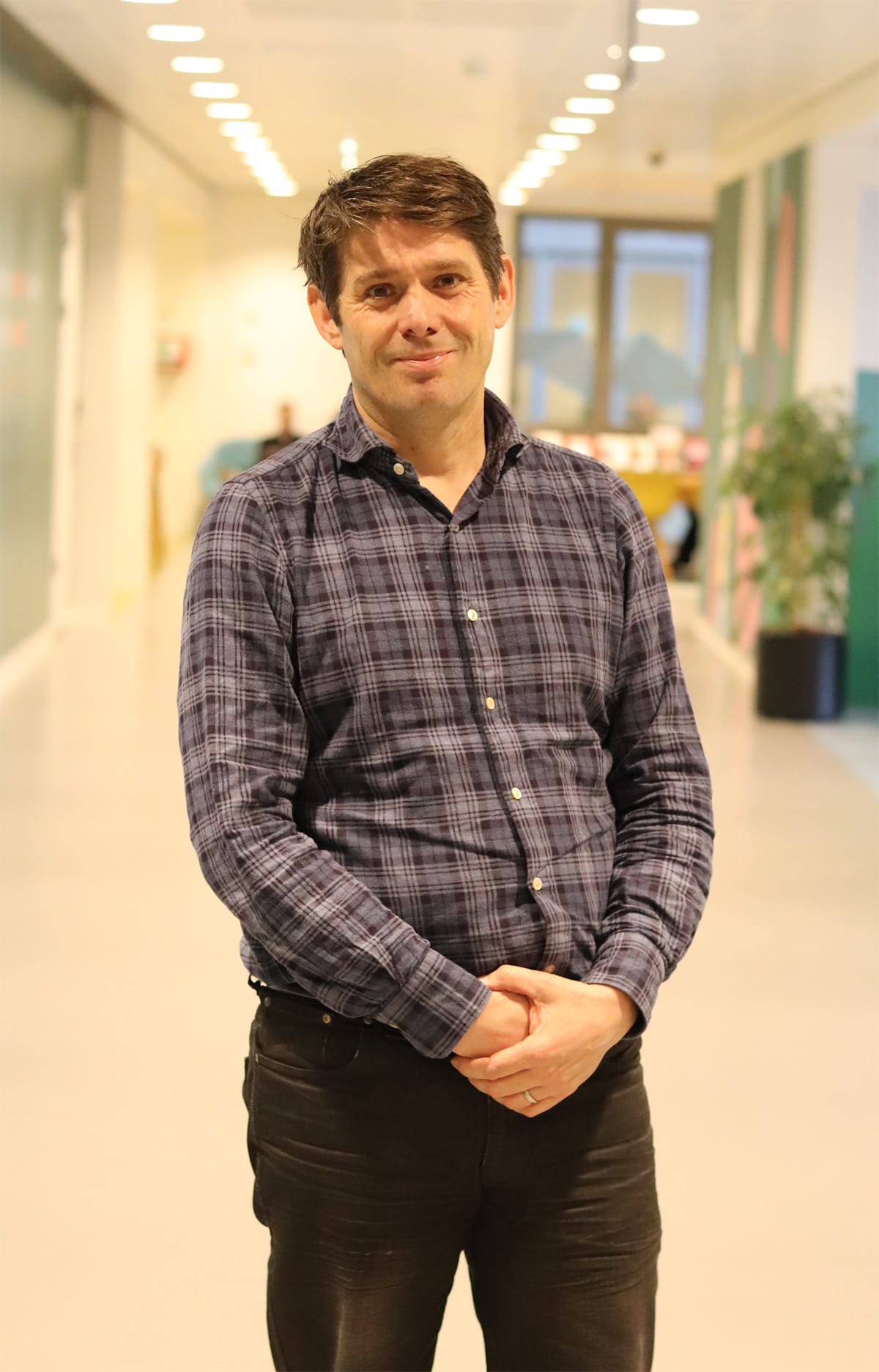Arjan Vliegenthart staand klein studeren