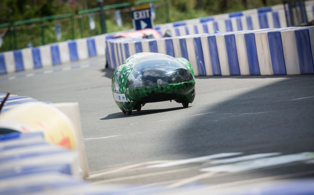 De waterstofauto van techniekstudenten tijdens de Eco Marathon in 2018. Duurzaamheid blijft een van de speerpunten van de HvA.