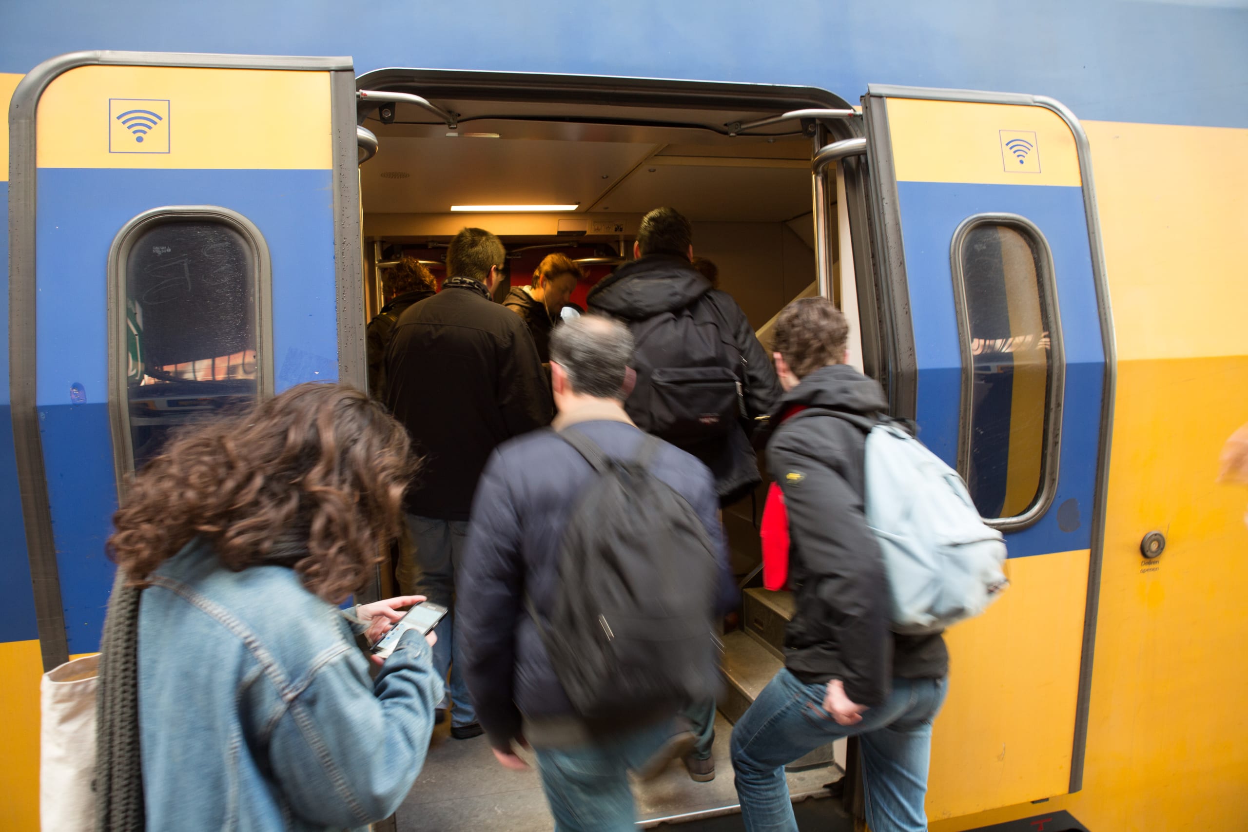 dr-201603088532 Staking legt openbaar vervoer plat: onderwijs op HvA gaat (online) door