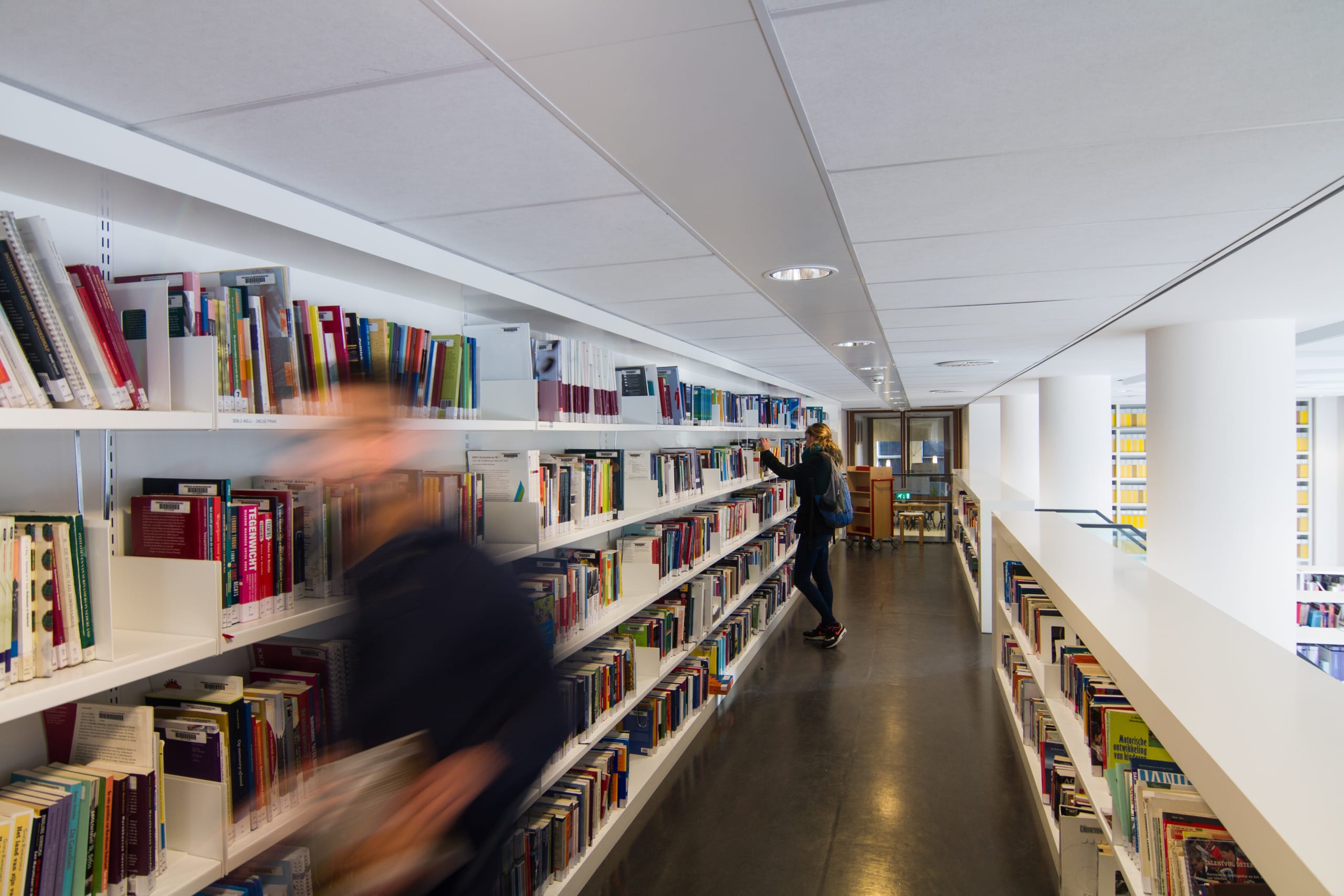 ID-controles op Amstelcampus, studenten moeten zich legitimeren