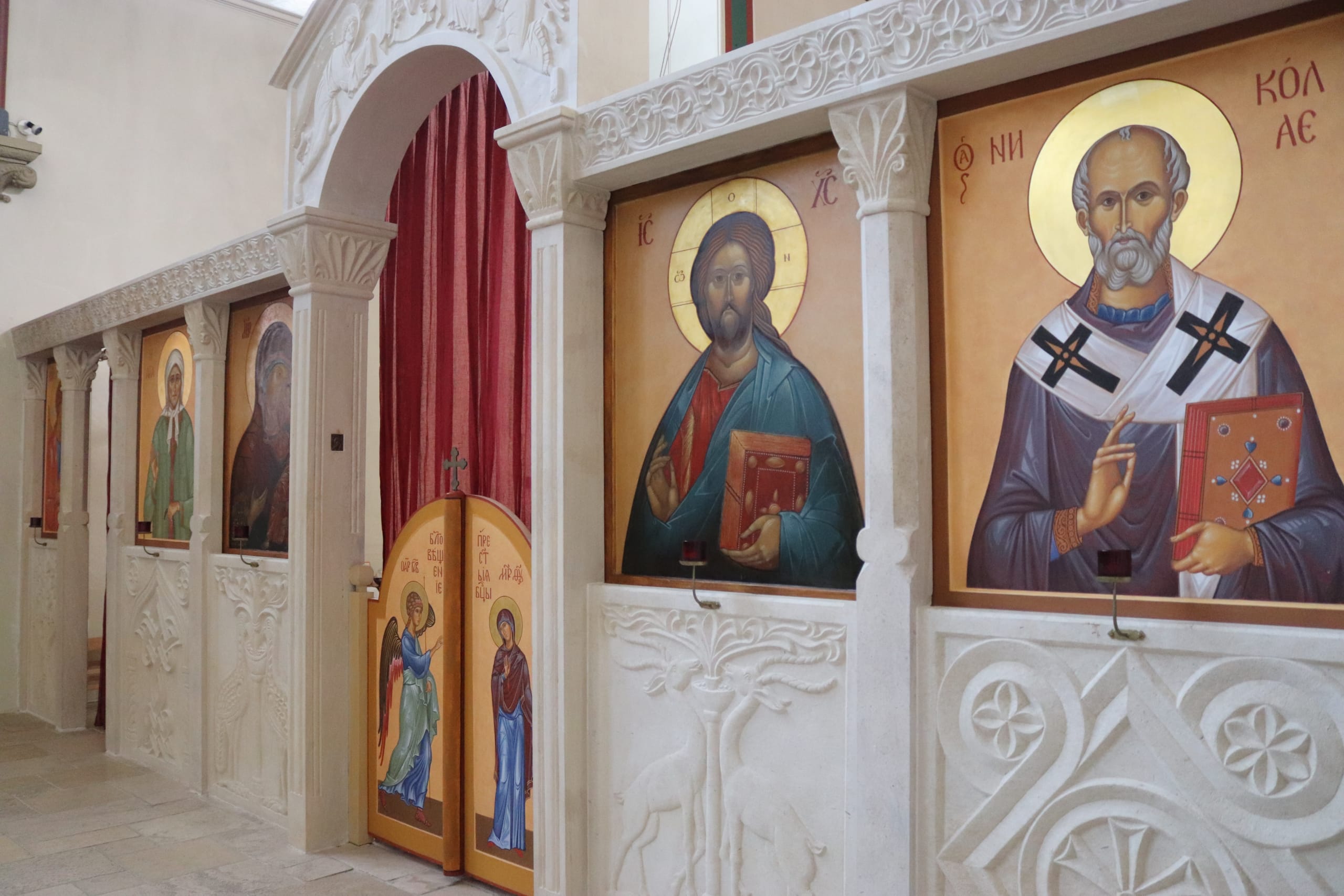 Kerk1 Steeds meer jongeren gaan naar de kerk: ‘Mijn ouders dachten dat het een fase was’