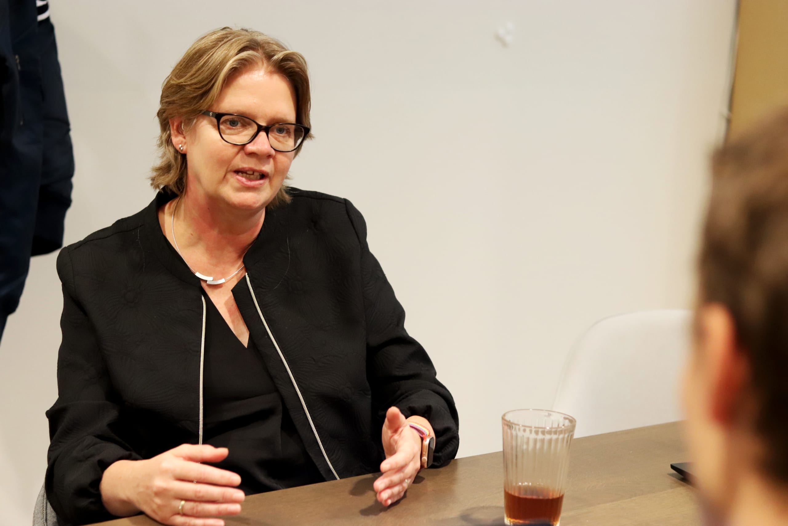 Nynkevandijkgesprek2_ued3xs Nynke van Dijk