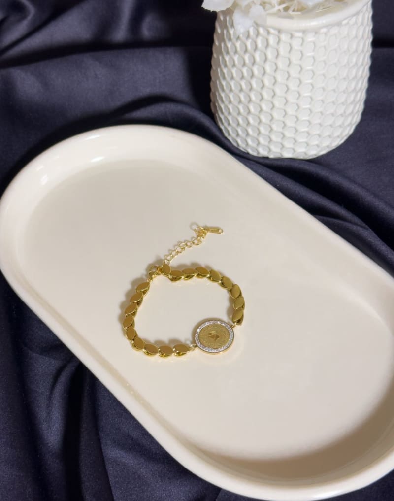 Medalion Chain Bracelet
