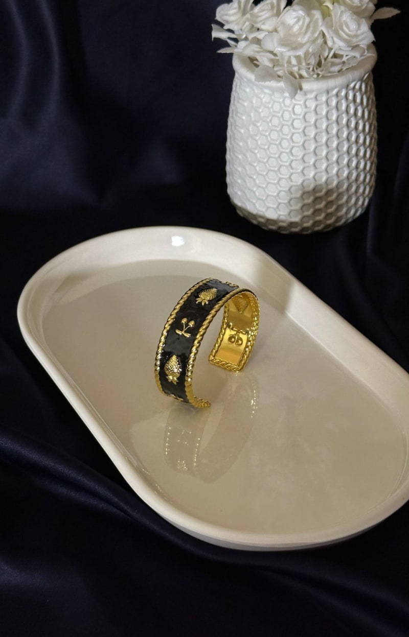 Fruite Cuff