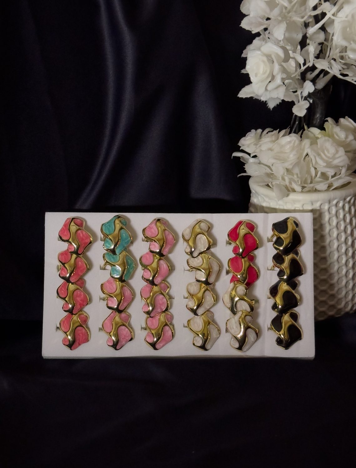 Wave Enamel Ring Collection Box