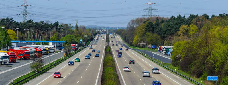 Kraftstoff zu sparen beim Autofahren ist nicht so schwer, wie man denkt Mit diesen Tipps können Sie beim Autofahren Kraftstoff und Geld sparen