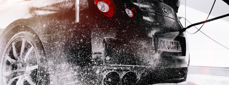 Das sind die Vorteile vom Autowaschen per Hand Waschen Sie Ihr Auto regelmäßig und beugen Sie Schäden vor